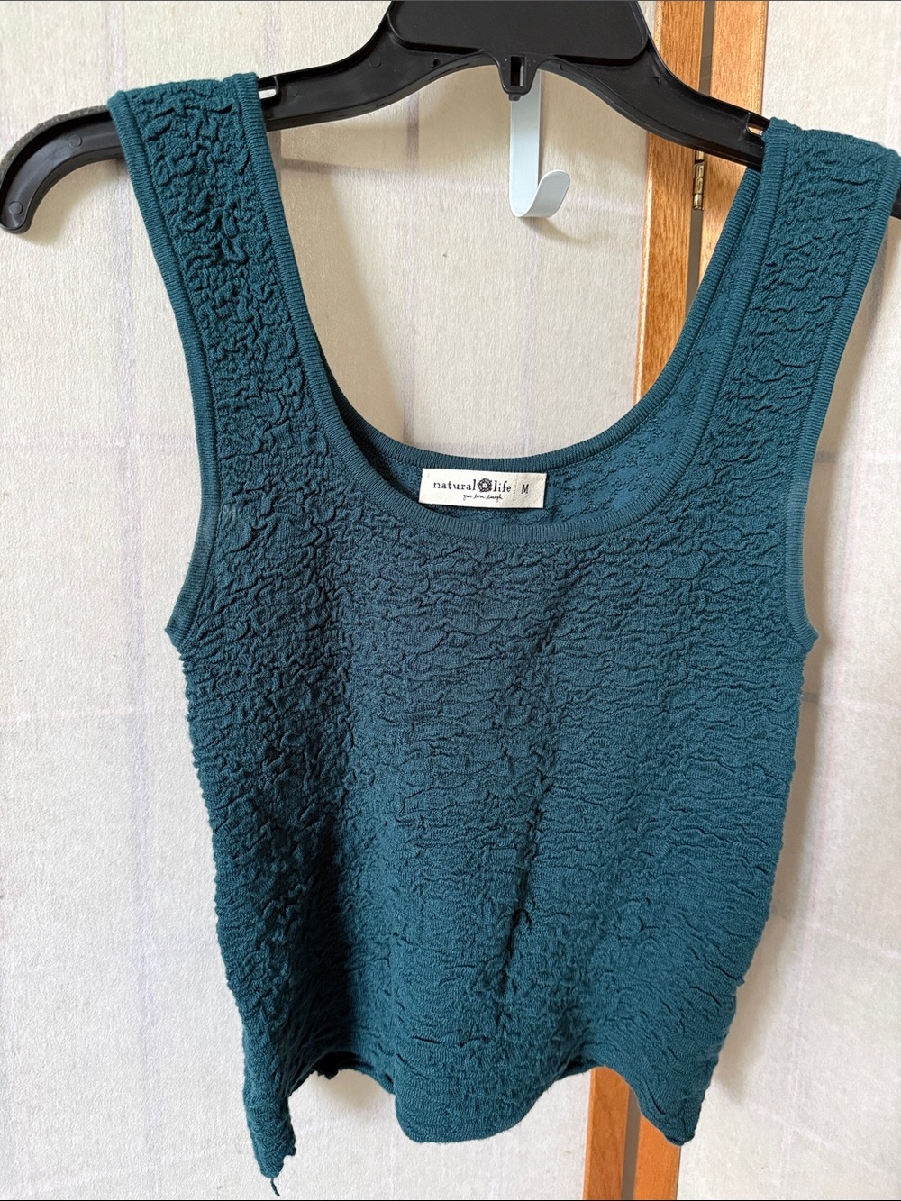 NATURAL LIFE Teal Textured Scoop Crop Tank Sz M